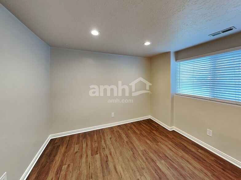 Building Photo - 7585 S 2050 E