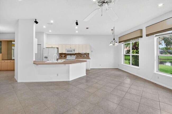 Building Photo - 7975 Rockford Rd