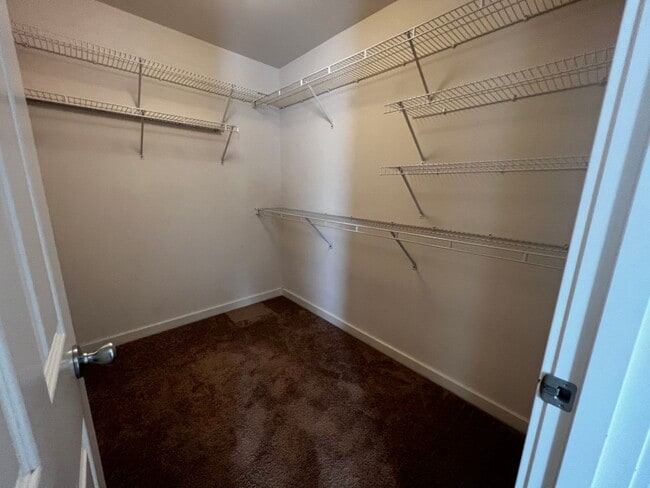 Building Photo - DuPont, 2 bedroom, 2 bath condo with A/C