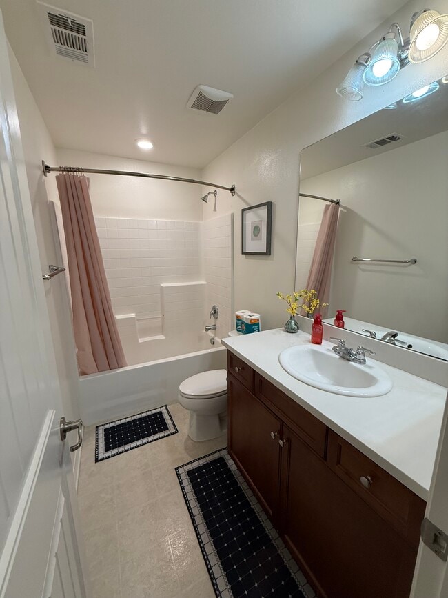 Building Photo - 15495 Fennel Pl