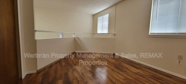 Building Photo - 4560 Excalibur Ct