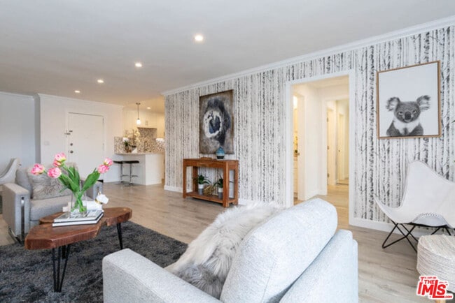 Building Photo - 847 5th St