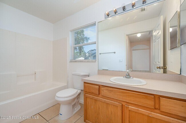 Building Photo - 1066 Quesada St SE