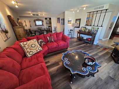 Building Photo - Beautiful EAST SIDE 4bd/2ba home with Huge Backyard!!!