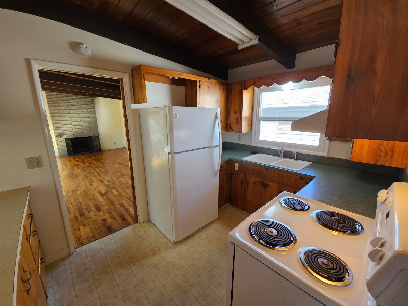 Building Photo - 511 NE 8th St