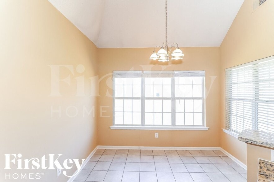 Building Photo - 9920 Calderdale Dr