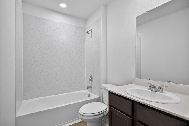 Building Photo - 149 Boxwood Dr