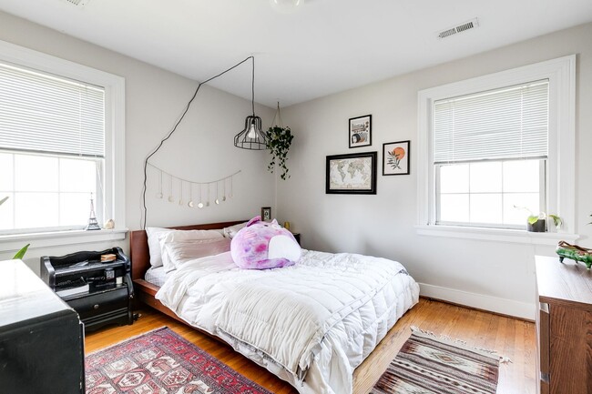 Building Photo - 4524 Fitzhugh Ave