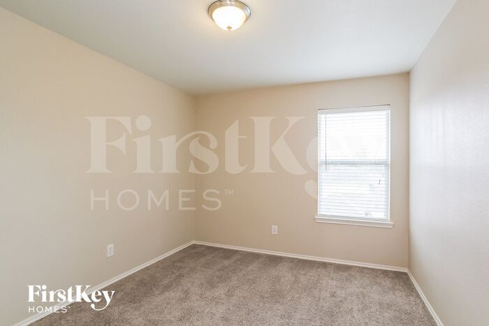 Building Photo - 18490 Sunrise Pines Dr