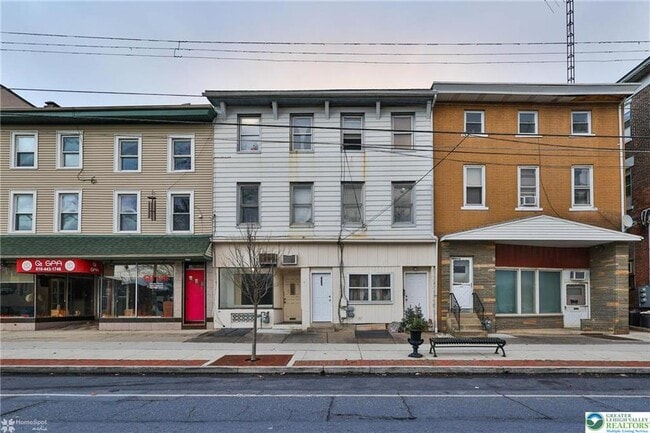 Primary Photo - 423 Front St