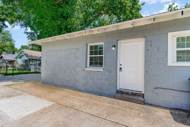 Primary Photo - Affordable 2BD/1BA unit!
