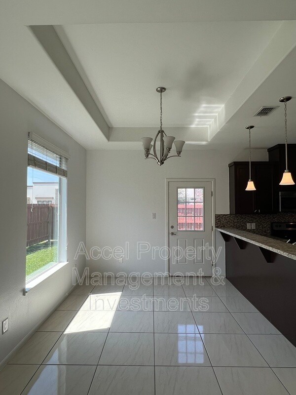 Building Photo - 214 Fig Dr