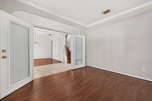 Building Photo - 12110 Laurel Ct