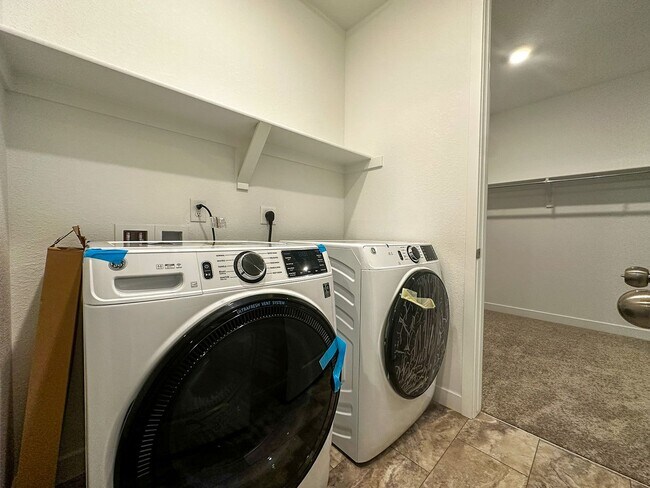 Building Photo - BRAND NEW Sunset Village ranch-style home ...