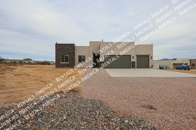 Building Photo - 16720 E Melanie Dr