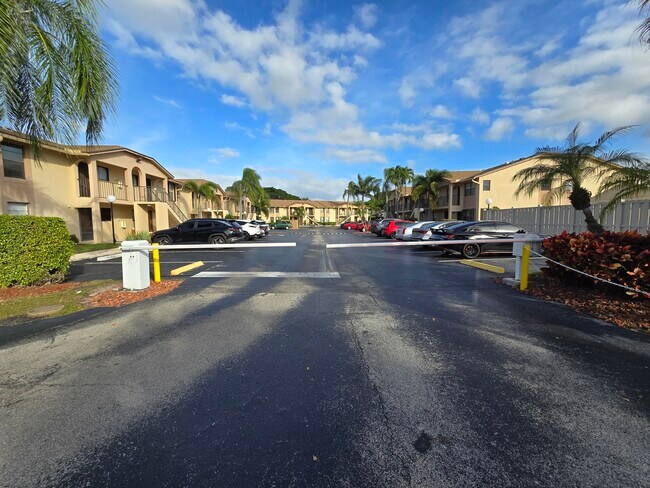 Building Photo - 9413 Boca Cove Cir