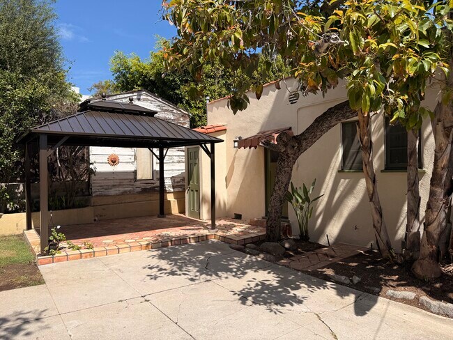 Building Photo - 939 Hammond St