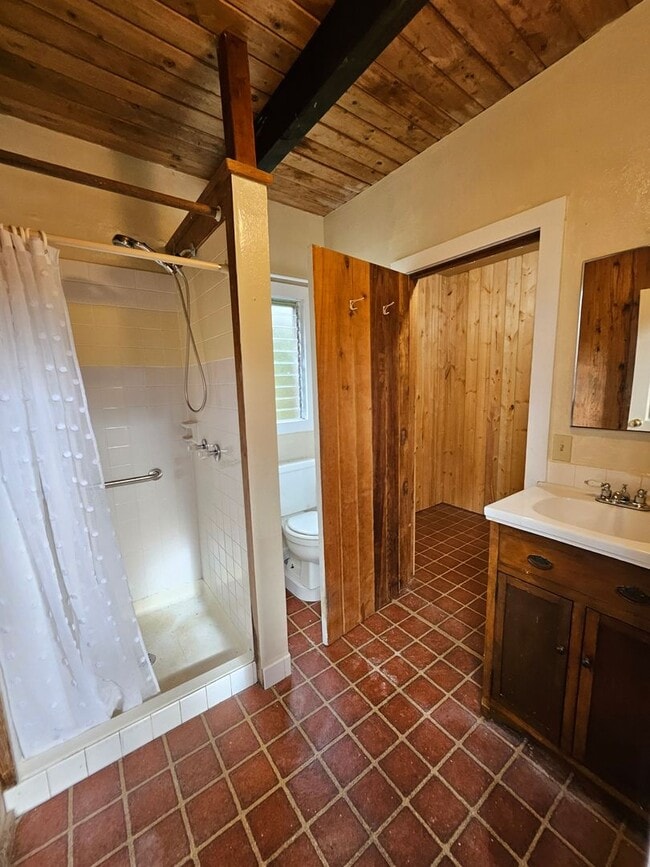 Building Photo - Beautiful Houses Located in Volcano