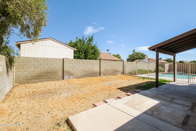 Building Photo - 6504 W Mountain View Rd