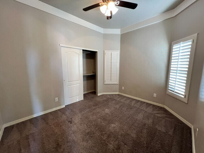 Building Photo - BEAUTIFUL EASTSIDE HOME