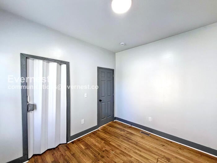 Building Photo - 6073 Linwood St