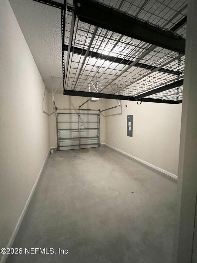Building Photo - 7058 Snowy Canyon Dr