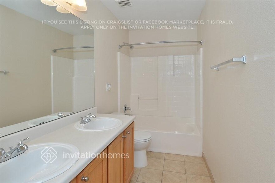 Building Photo - 1284 Bluebird St