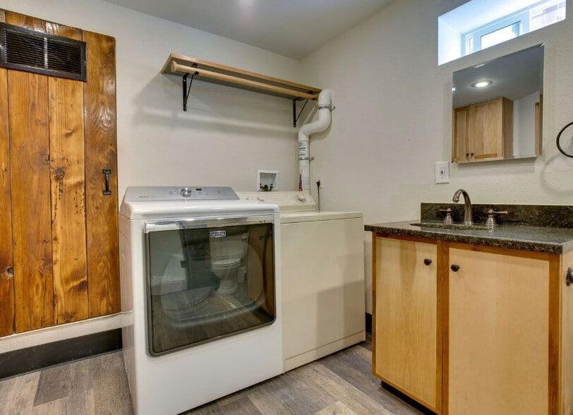 Building Photo - 6524 SE 87th Ave