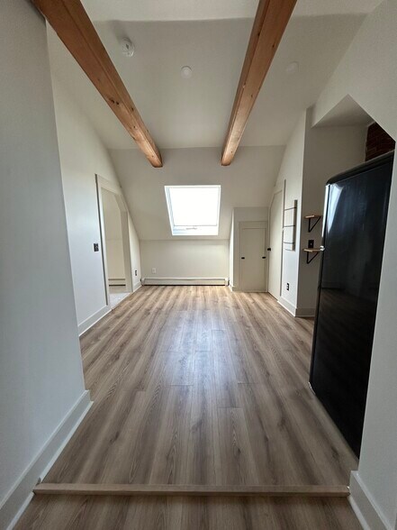 Building Photo - 332 Broadway