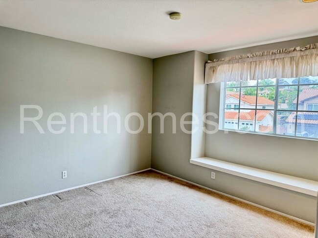 Building Photo - 1737 Willowhaven Rd