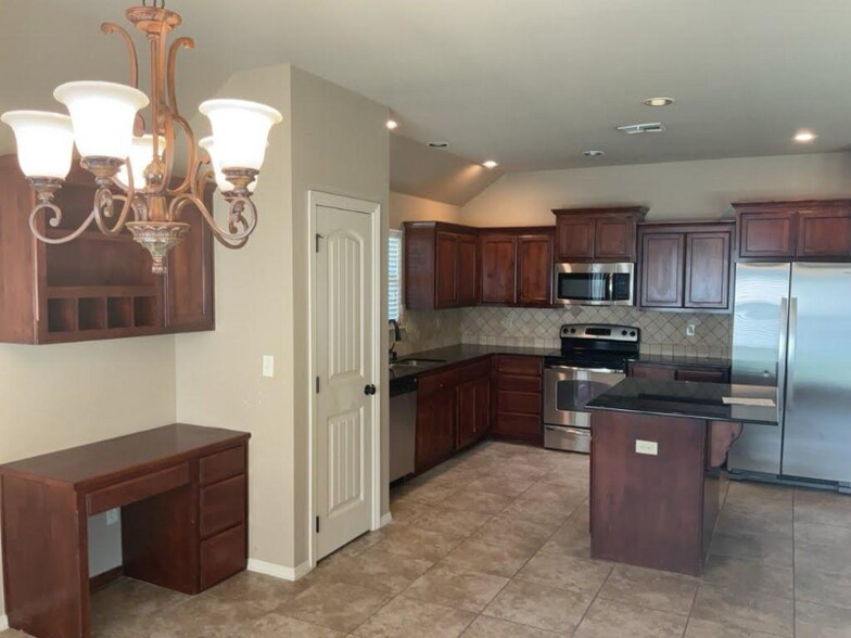 Building Photo - 14537 S Urbana Ct