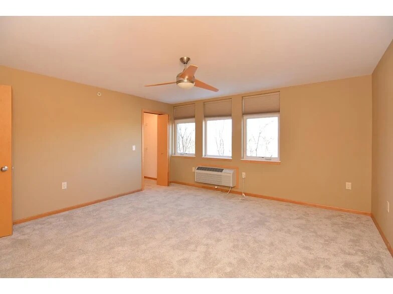 Building Photo - 8206 Starr Grass Dr