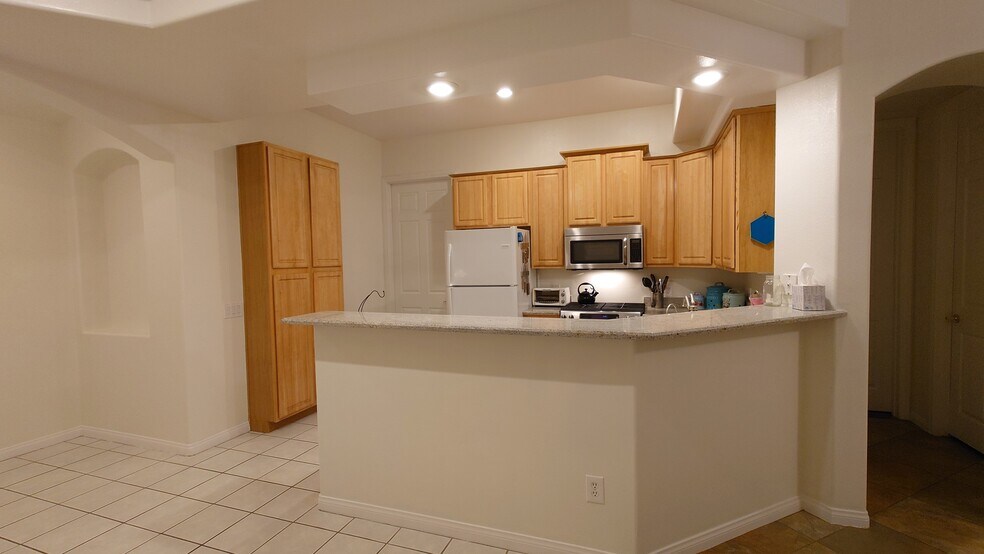 Building Photo - 201 Kaelyn St