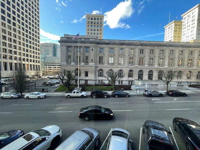 Building Photo - Beautiful Furnished Downtown Loft Coming available May 1st!