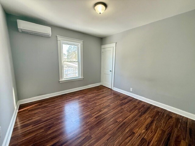 Building Photo - 8 Summerhill Ave