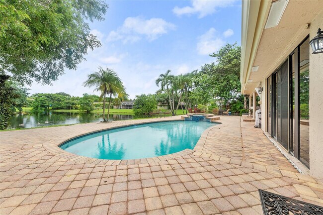 Building Photo - 10111 Vestal Ct