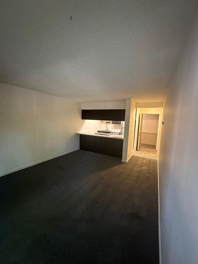 Building Photo - Two Bedroom on Valmont