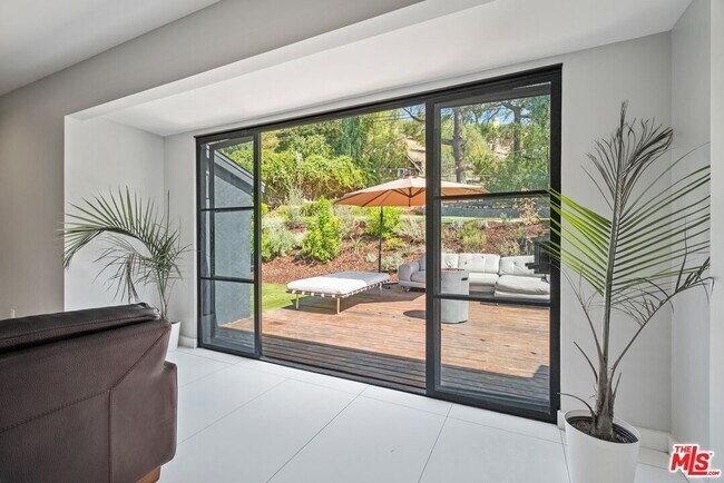 Building Photo - 22263 Buenaventura St