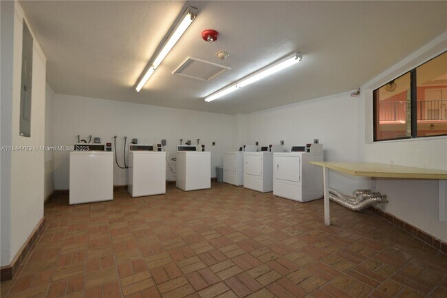 Building Photo - 8520 SW 133rd Avenue Rd