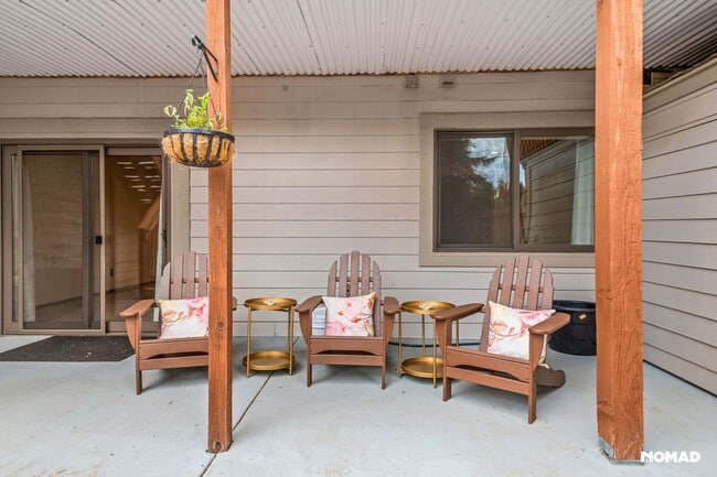 Building Photo - Charming 1BR Townhome in Lakewood