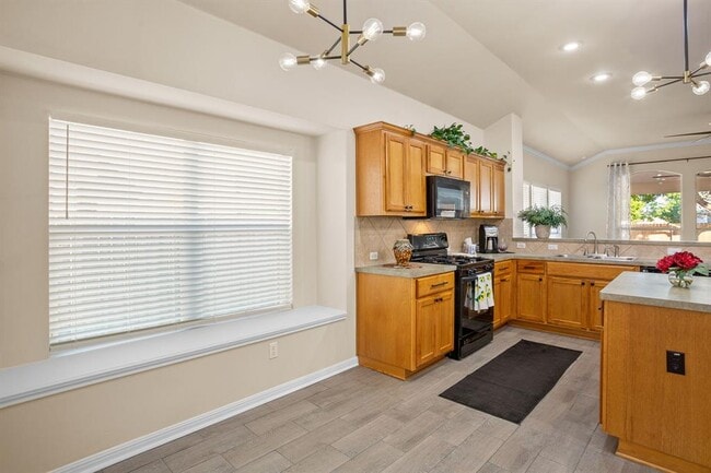 Building Photo - 313 Greenside Ln