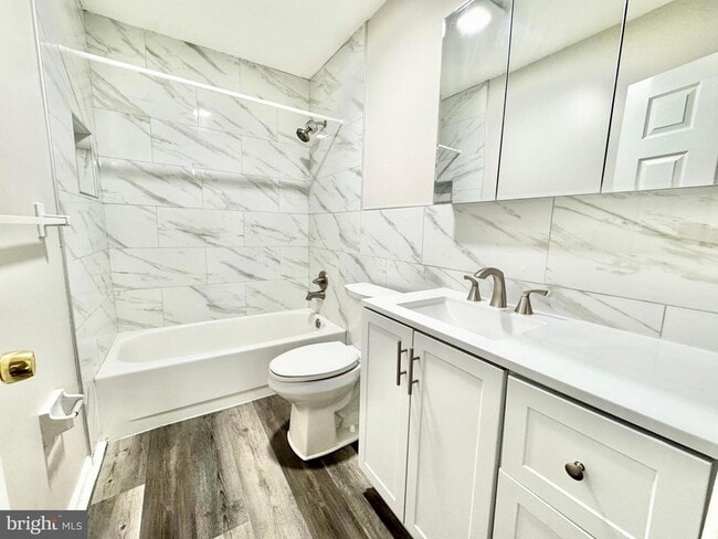 Building Photo - 39 S Turnberry Dr