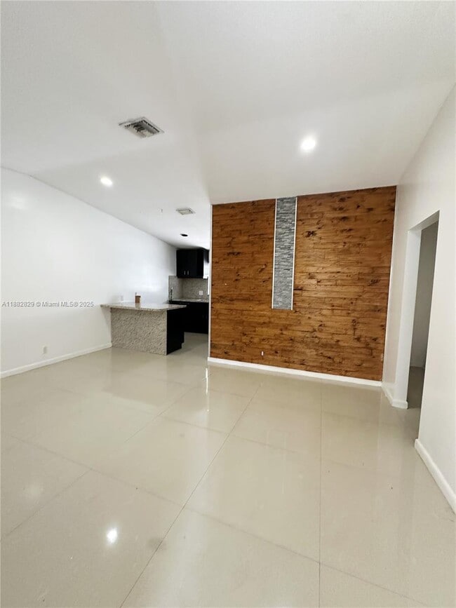 Building Photo - 313 Hendricks Isle