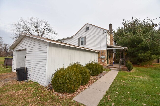 Building Photo - MT20