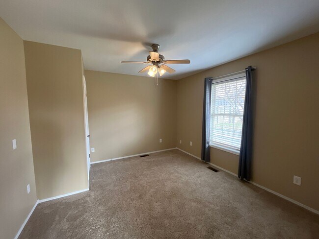 Building Photo - Sit Back, Relax. Your New home Awaits.