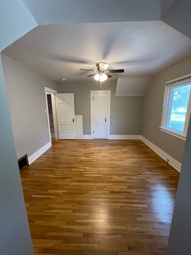 Building Photo - 2318 Storm St