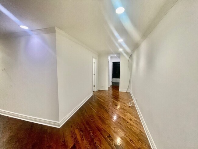 Building Photo - 7306 N Winchester Ave