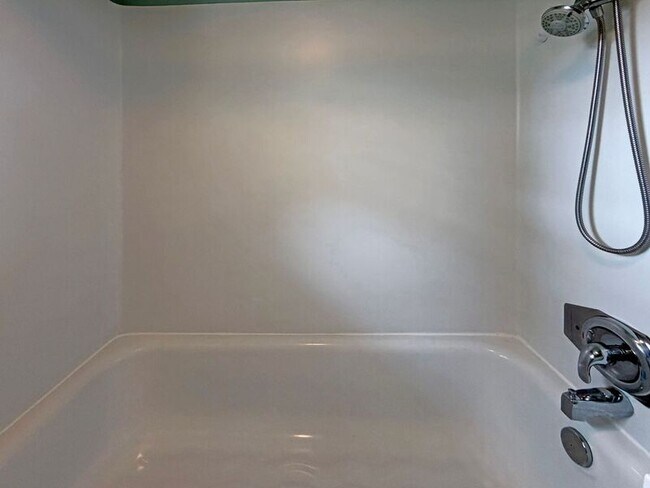 Building Photo - 539-2 Madison Street