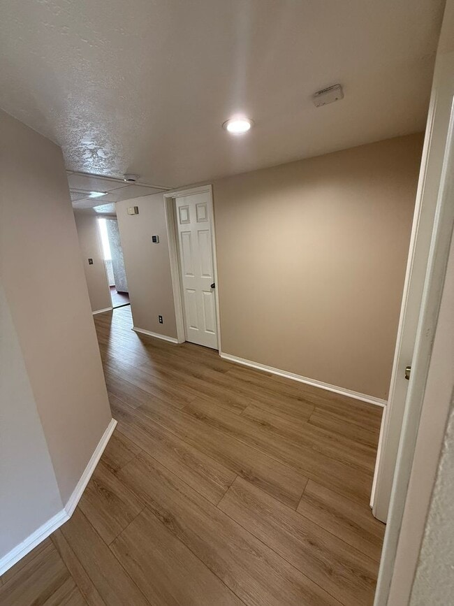 Building Photo - Amazing South Pasadena Condo in Prime Location!