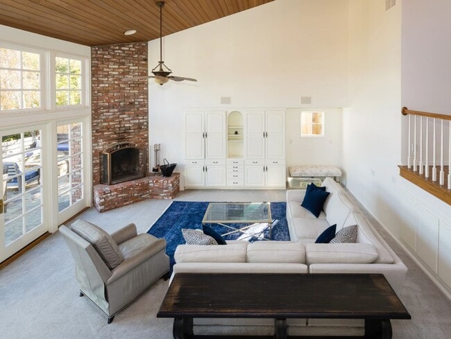 Building Photo - 4 Bed in Palos Verdes Estate • Valmonte Neighborhood